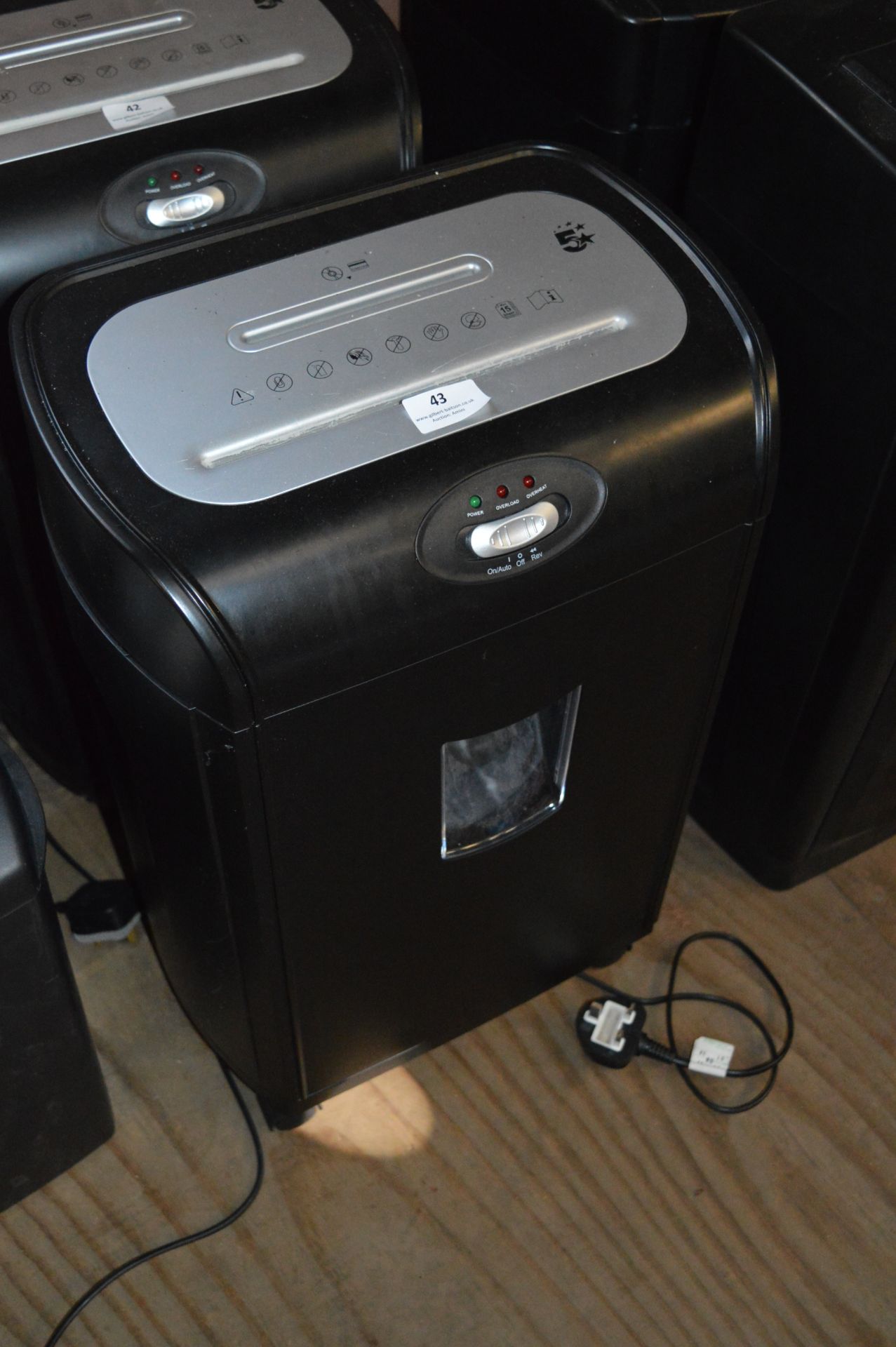 *5 Star Paper Shredder with CD and Credit Card Facility