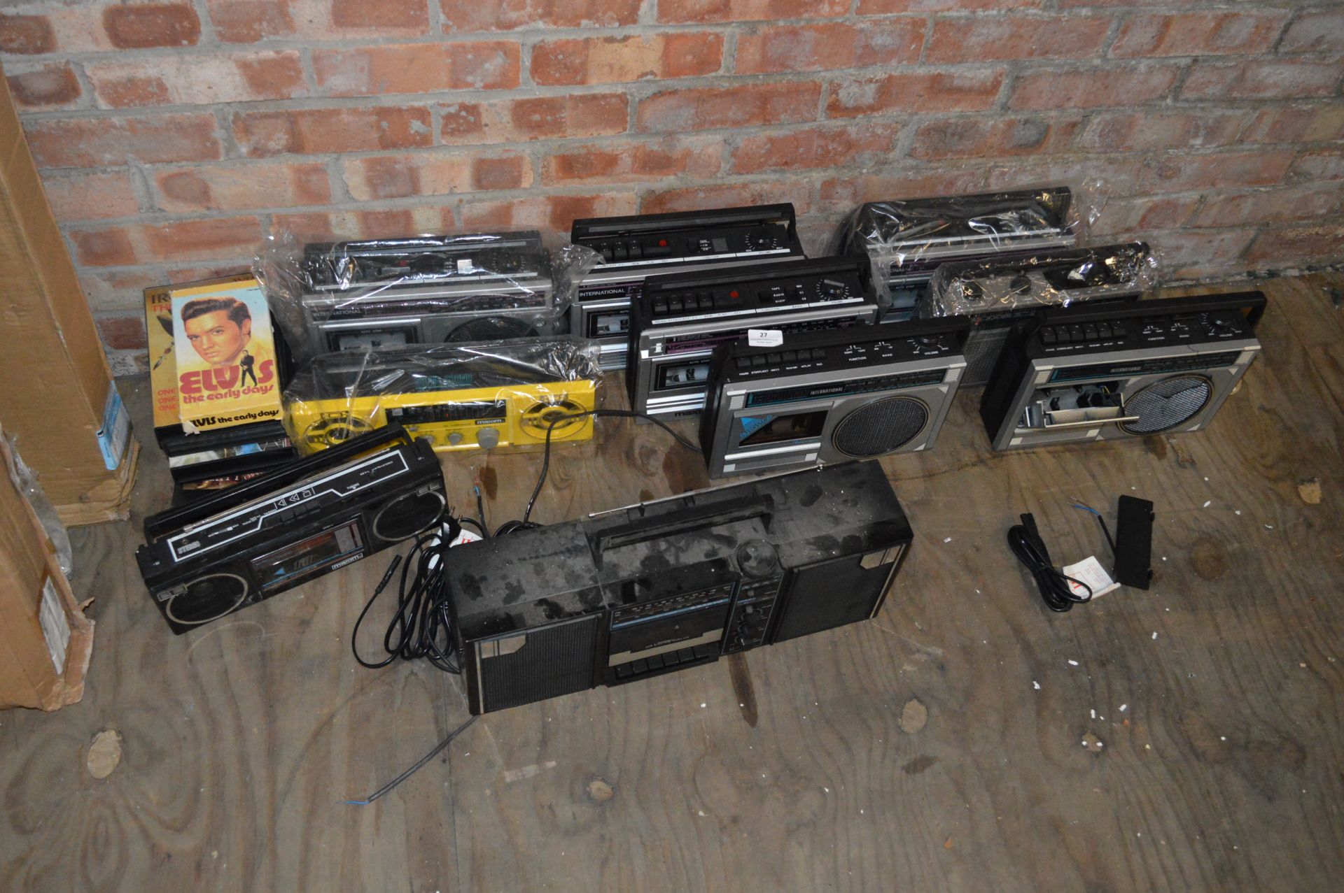 *10 Assorted Stereo Cassette Player