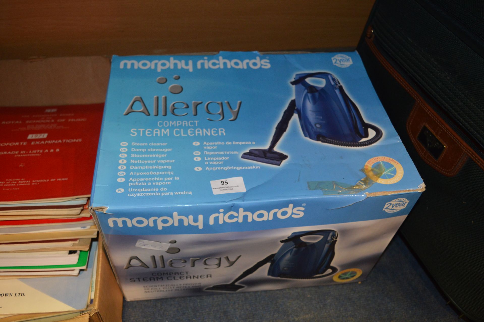 Morphy Richards Compact Steam Cleaner