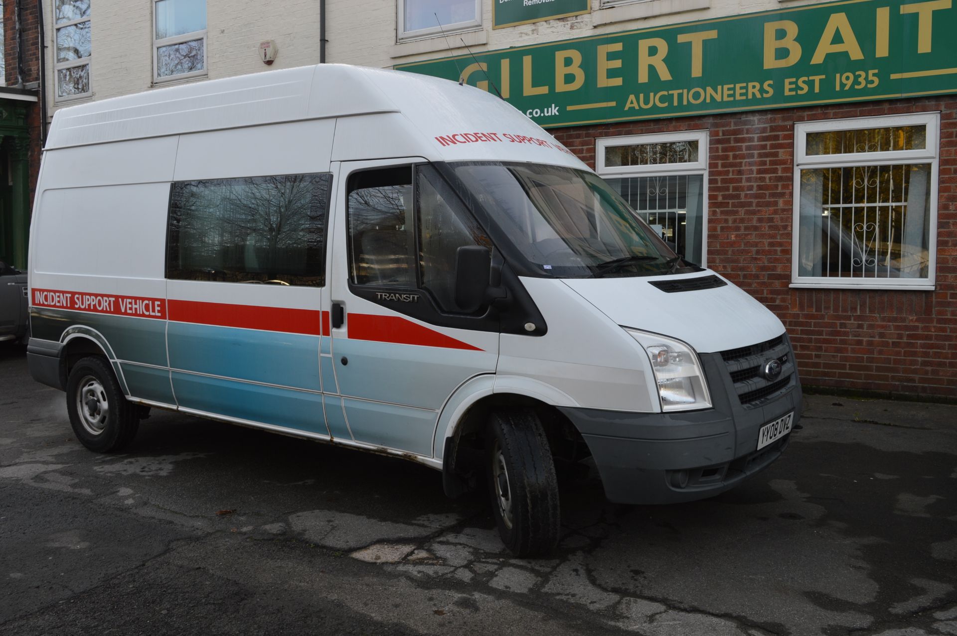 *Ford Transit High Top Crew Bus Reg: YY08 DVZ Milage: 30332 MOT: 18/06/2018 - Image 4 of 5