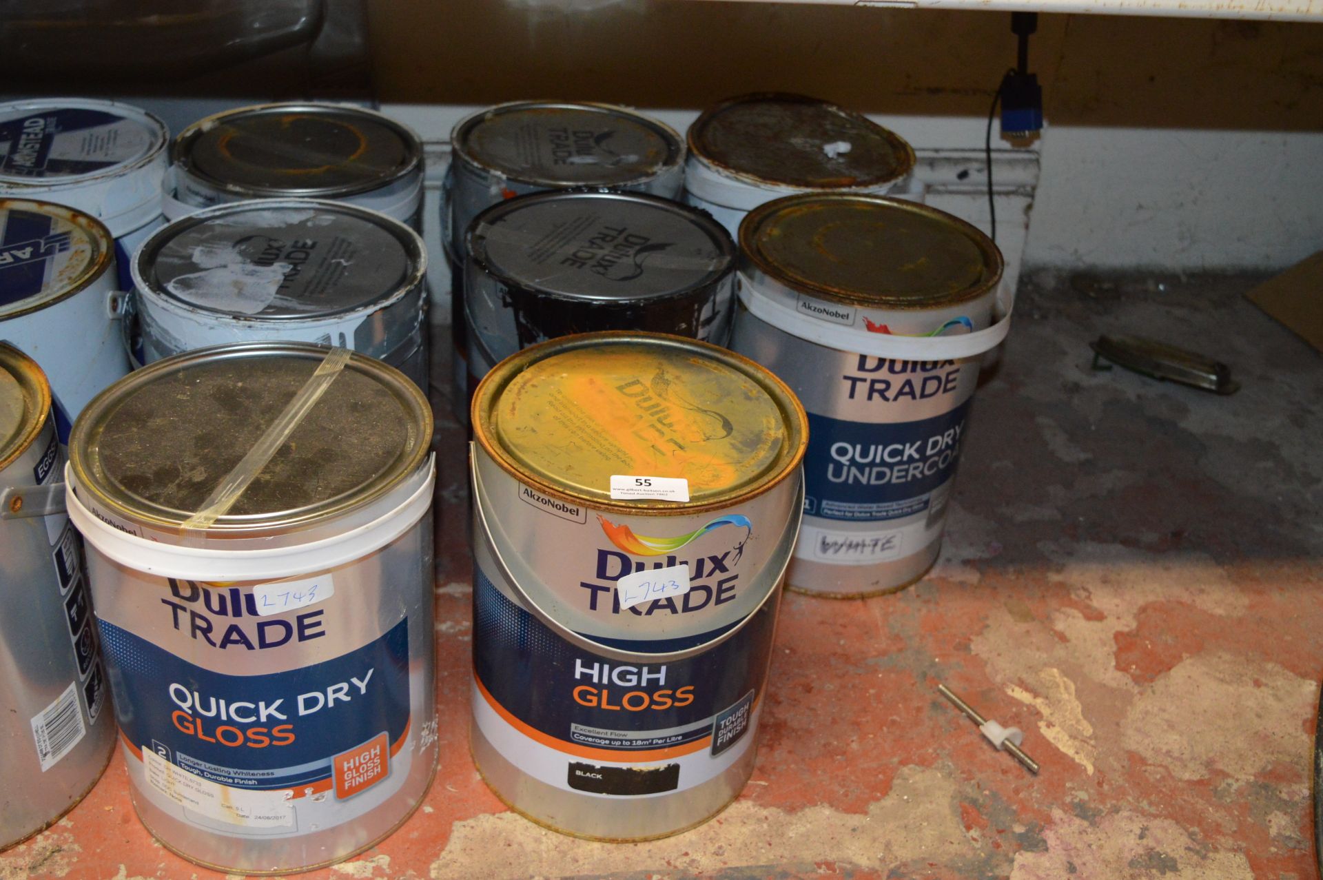 6x5L of Dulux Trade Quick Drying Gloss and 2x5L of Dulux Trade Undercoat