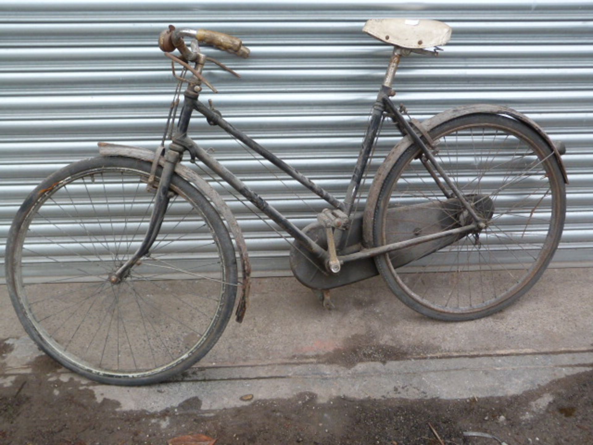 *Sunbeam Ladies Vintage Cycle with Rod Brakes and