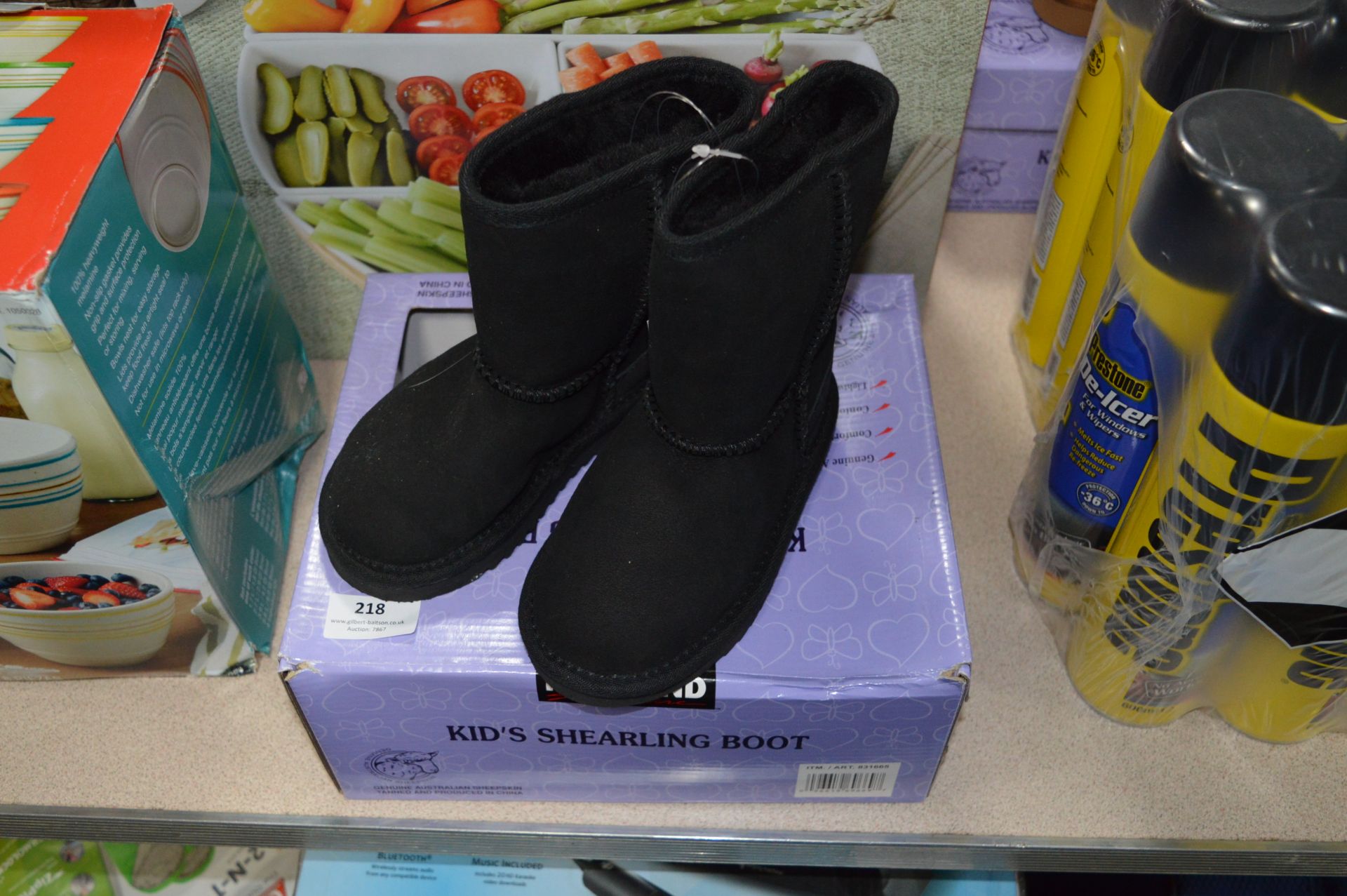 *Kids Shearling Boots (Black) Size: 10