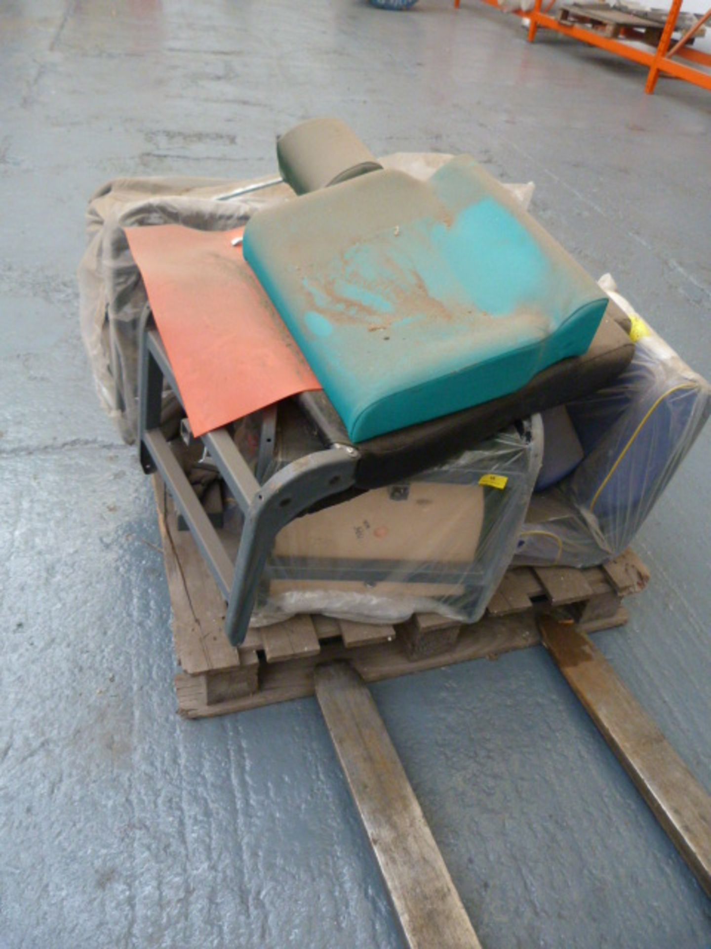 *Pallet of Mixed Ambulance and Minibus Seating Units