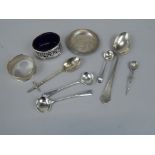 A collection of small silver, to include a pierced salt, a pin tray with Celtic style decoration,