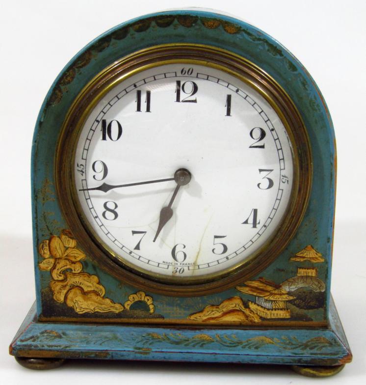 An early 20th Japanned mantel clock, with 8cm diameter dial, decorated with flowers on a turquoise - Image 5 of 6