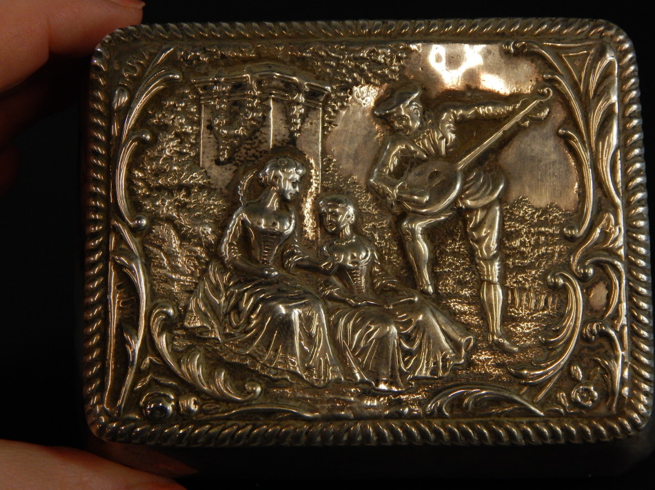 A Victorian silver trinket box, with embossed decoration of man playing guitar, with reeded - Image 3 of 3