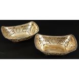 Two George V silver bon bon dishes, with pierced design and beaded borders, London 1927, 3½oz, 3cm