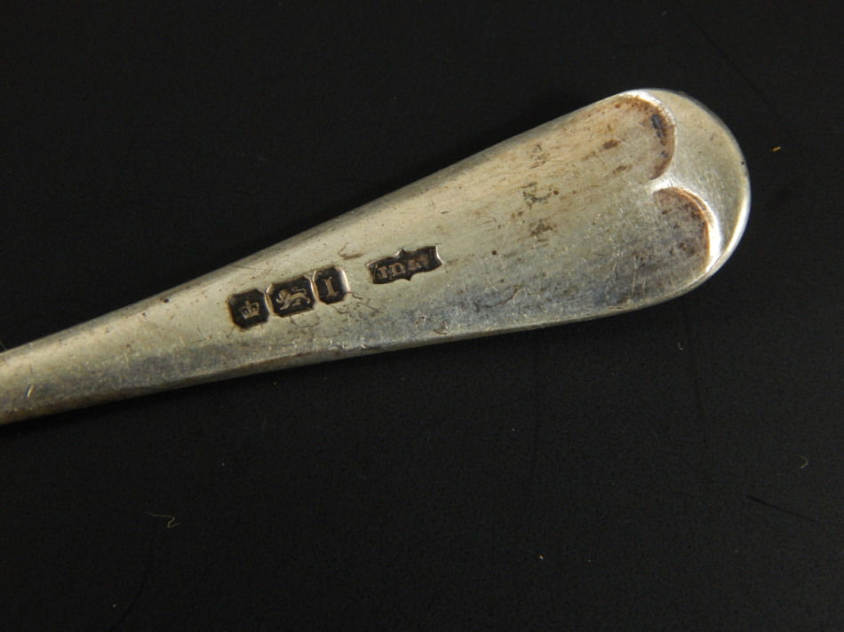 A set of ten Edwardian silver fiddle pattern teaspoons, Sheffield 1903, 8oz. (M) - Image 2 of 2