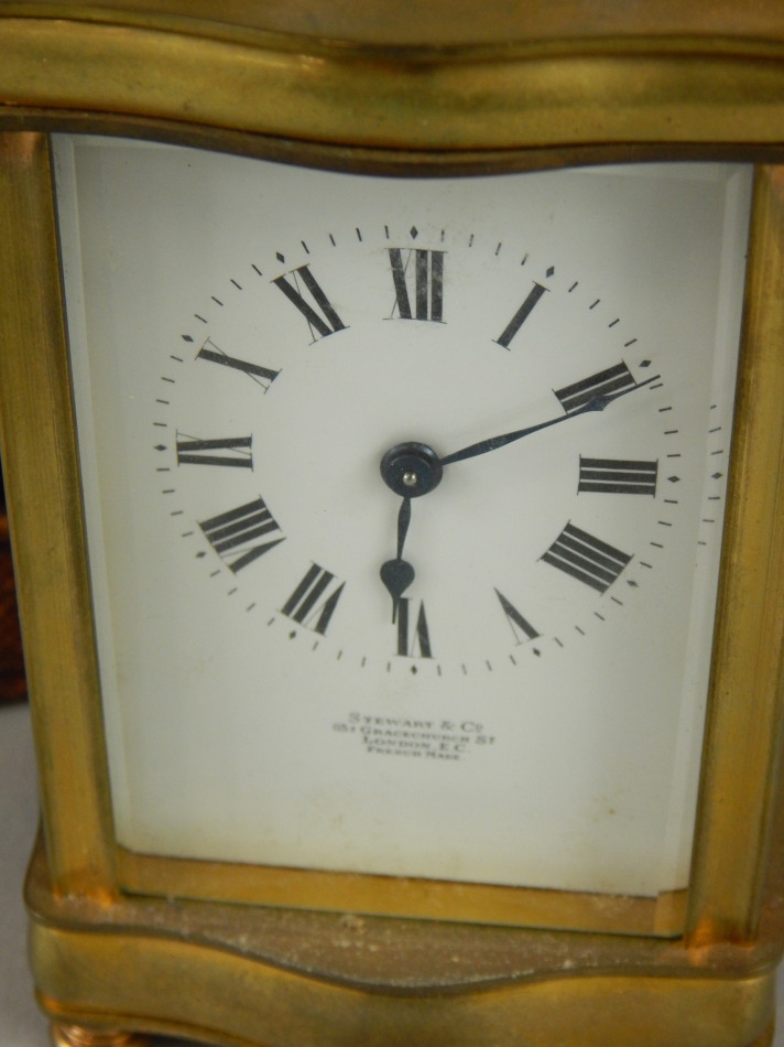 A 19thC French brass carriage timepiece, with white dial, and roman numerals, marked Stewart & Co - Bild 2 aus 4