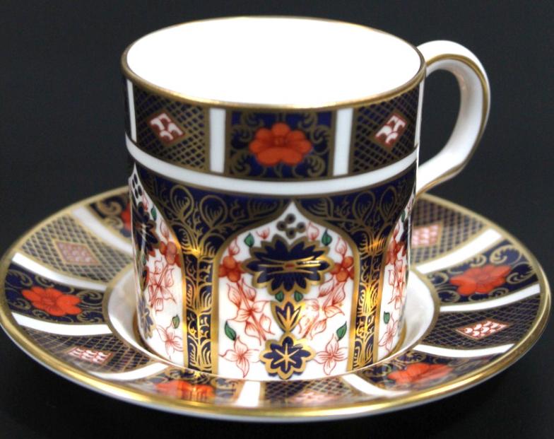 A matched set of ten Royal Crown Derby Imari pattern coffee cans, with saucers, 7cm high. (AF) - Image 2 of 4