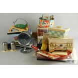 A quantity of 1960/70's retro items, to include a tin plated cake tin, a Perspex and chrome cake