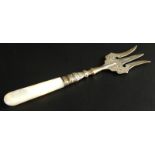 A late Victorian silver toasting fork, with leaf engraved prongs, mother of pearl handle, Birmingham