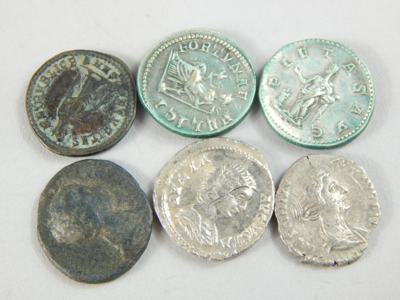 Various Roman bronze and white metal denarius, some replicas (6)