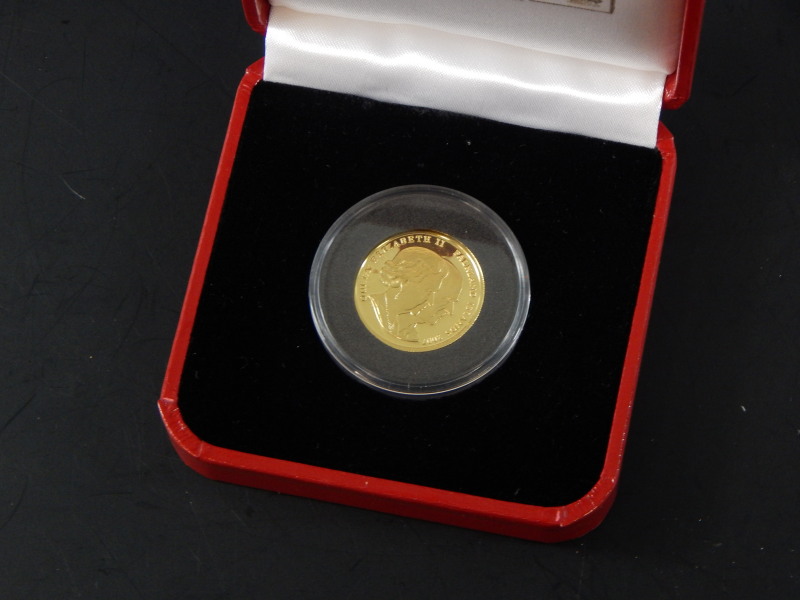 A Queen Elizabeth II half crown gold proof coin, Diamond Wedding of HM Queen Elizabeth M and His - Image 3 of 3