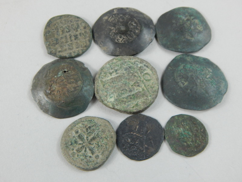 A collection of Byzantine bronze coins, for the Emperors Justinius I, Alexi etc. (9) - Image 2 of 2