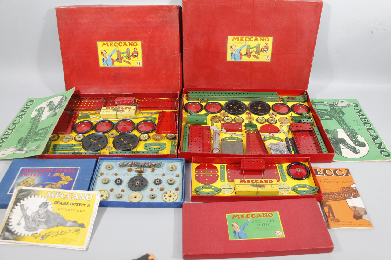 Various Meccano outfits and sets, to include 2A Accessory Outlet, Gears Outfit A, large 5 set with