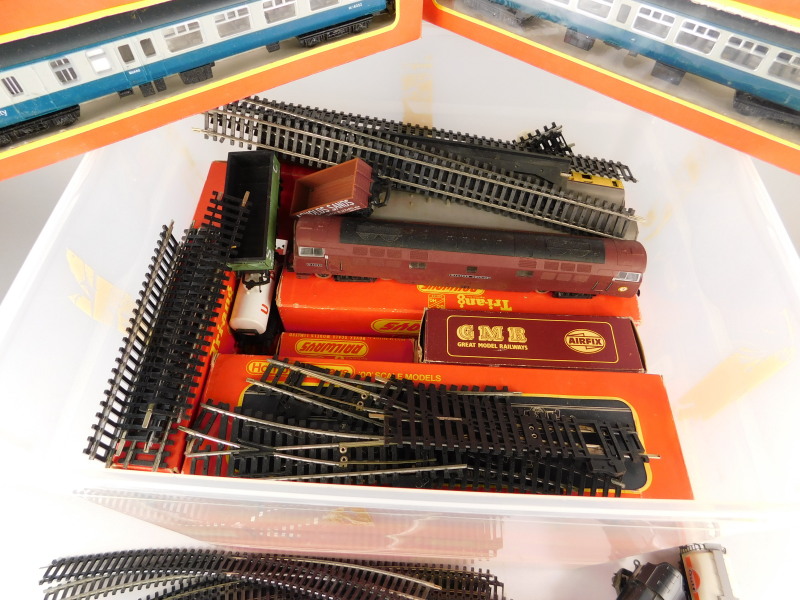 A large quantity of Hornby model railway track, rolling stock etc. - Image 2 of 2