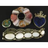 Various silver jewellery, to include an agate set floral brooch, a heart set silver pendant, a