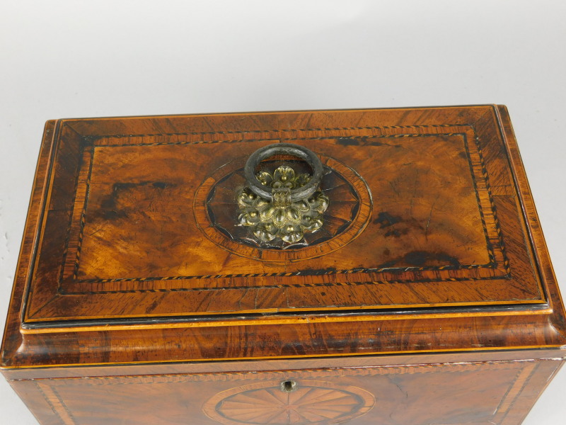 A 19thC mahogany and marquetry rectangular tea caddy, the tapering hinged lid with a tulip wood - Bild 2 aus 3