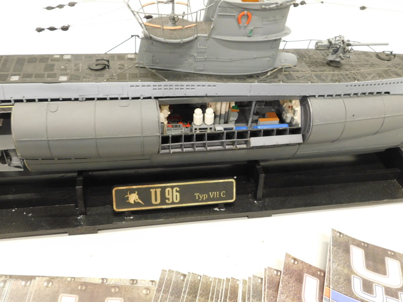 A U96 U-boat 1:48 scale, made by Hachette Part Works Ltd., with magazines etc. - Image 3 of 3