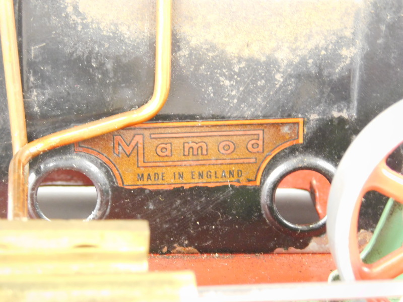 A Mamod stationary engine, on a red painted base - Image 2 of 2