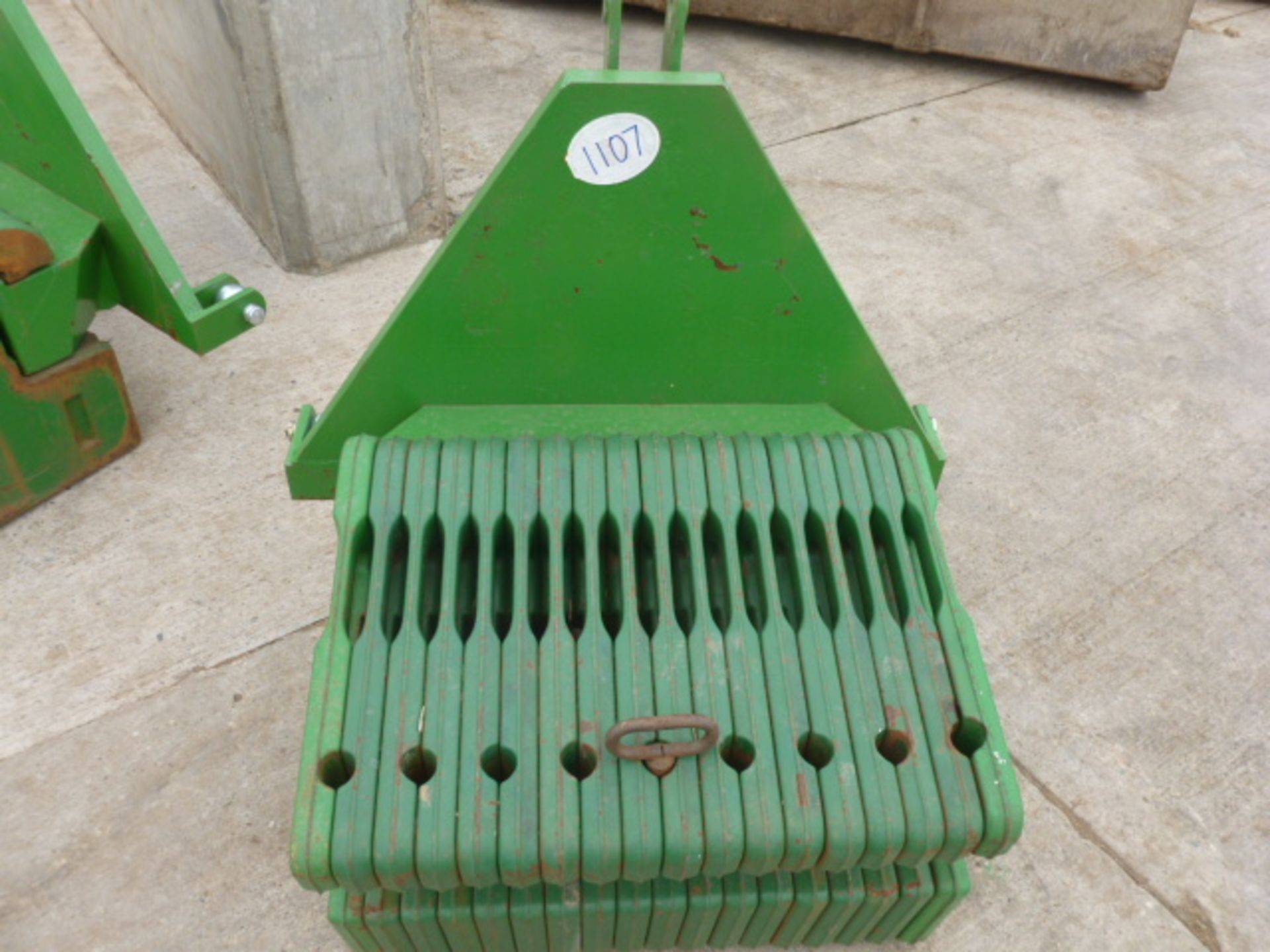 SET OF JOHN DEERE TRACTOR WEIGHTS ON AN A FRAME WEIGHTS 900KG