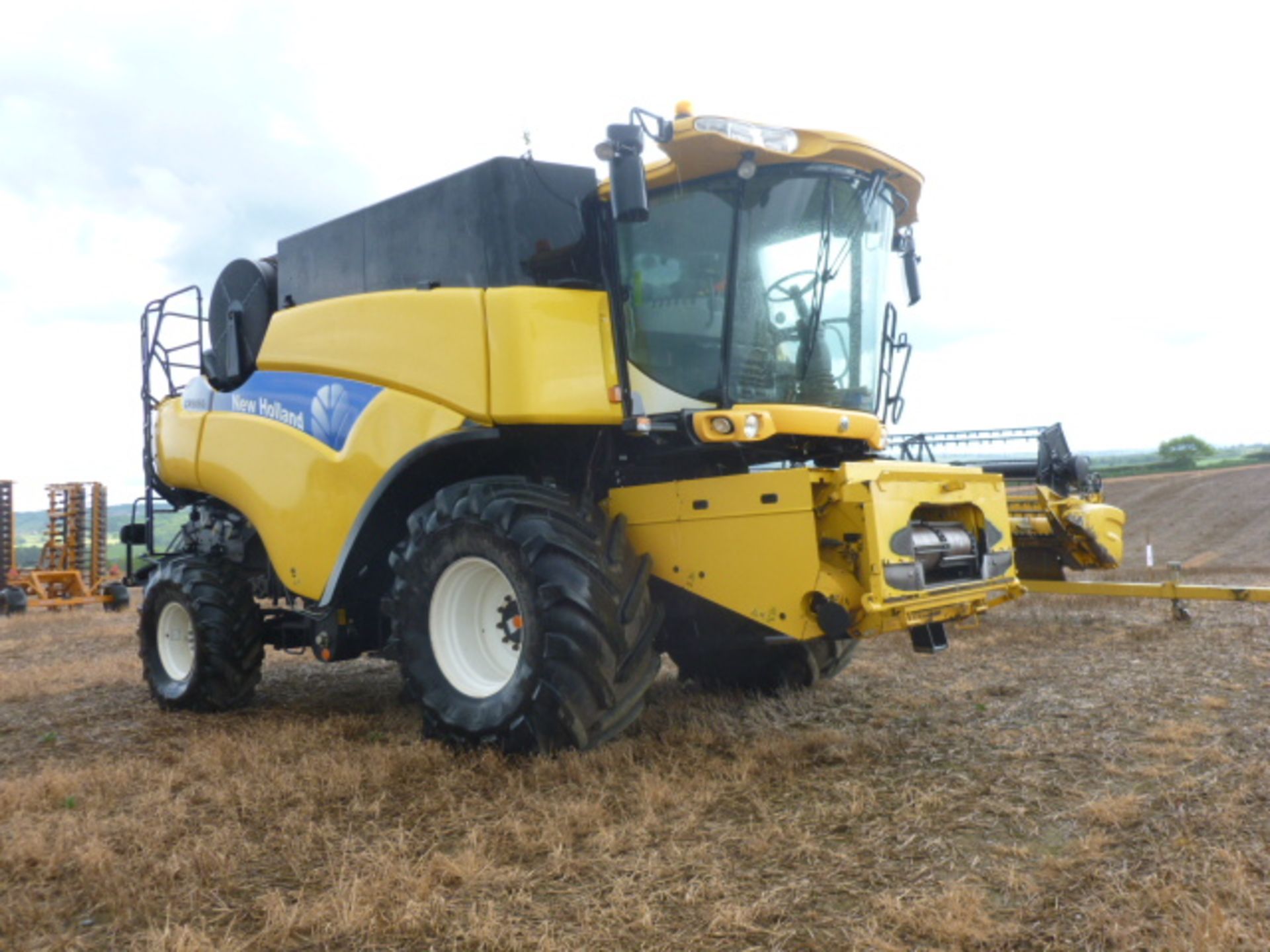 2007 NEW HOLLAND CR9060 COMBINE HARVESTER 4 WD 24FT VARIFEED HEADER,2 RAPE KNIVES 1635 DRUM HOURS, - Image 5 of 5