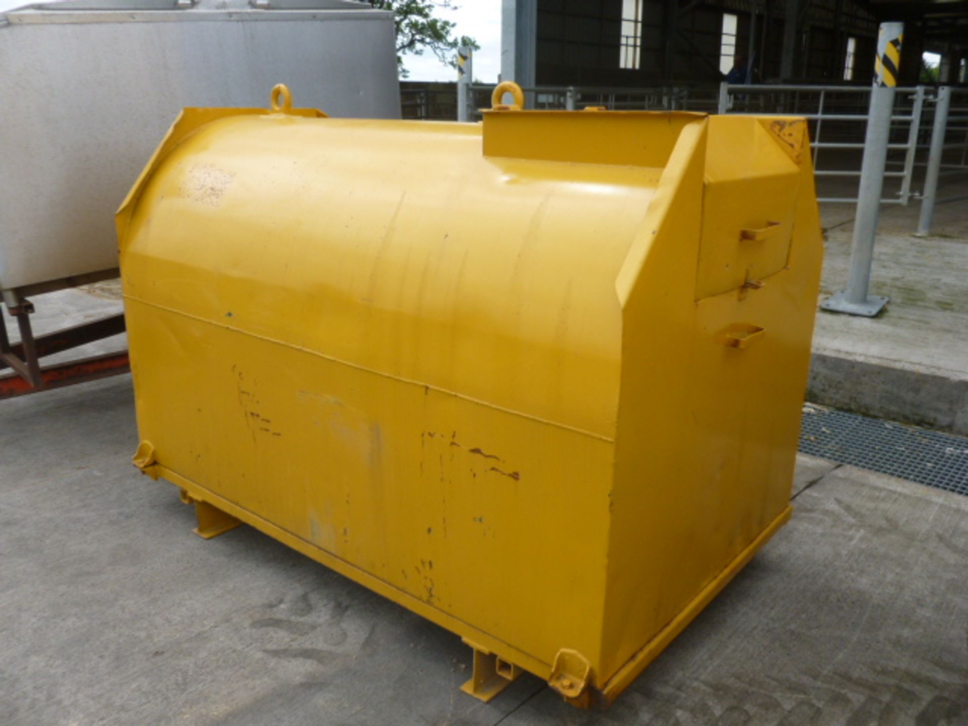 1400L DIESEL TANK C/W 12V PUMP