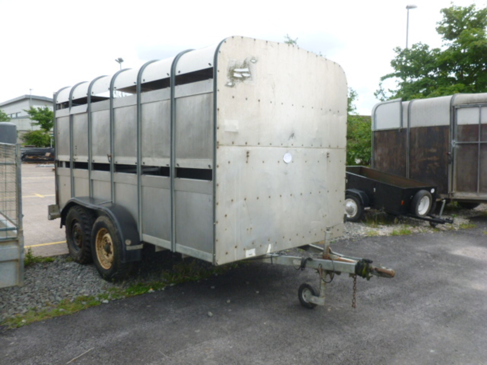 IFOR WILLIAMS DOUBLE AXLE STOCK TRAILER