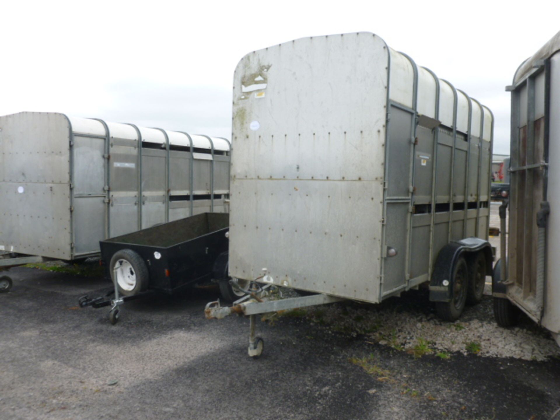 IFOR WILLIAMS 12' STOCK TRAILER WITH SHEEP DECKS - Image 2 of 2