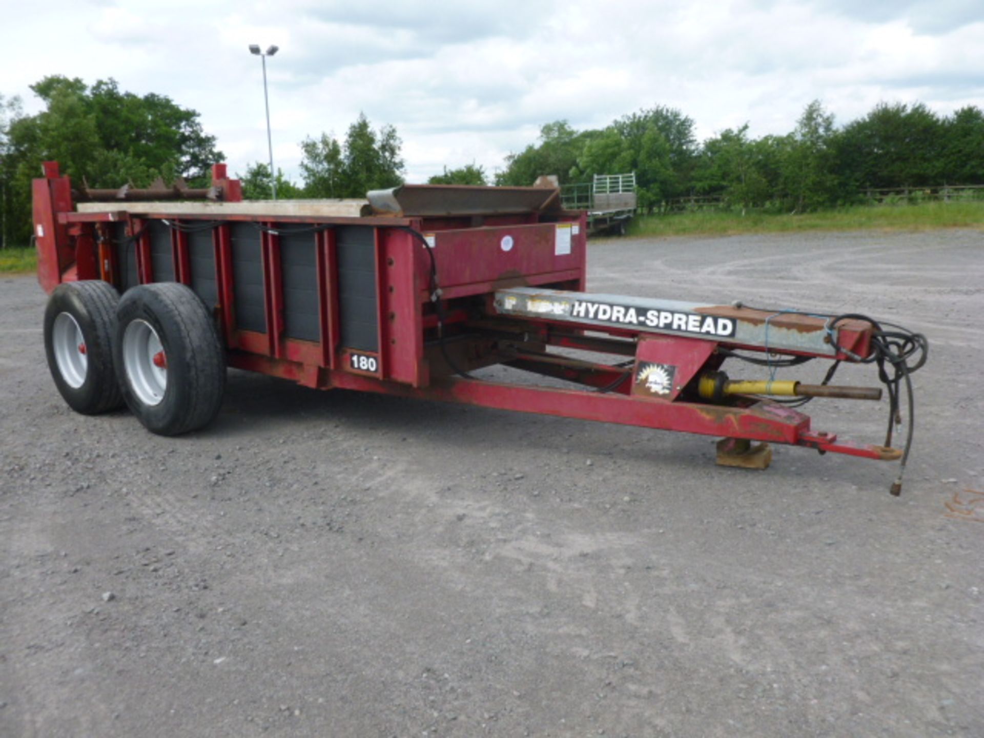 TANDEM AXLE MUCK SPREADER