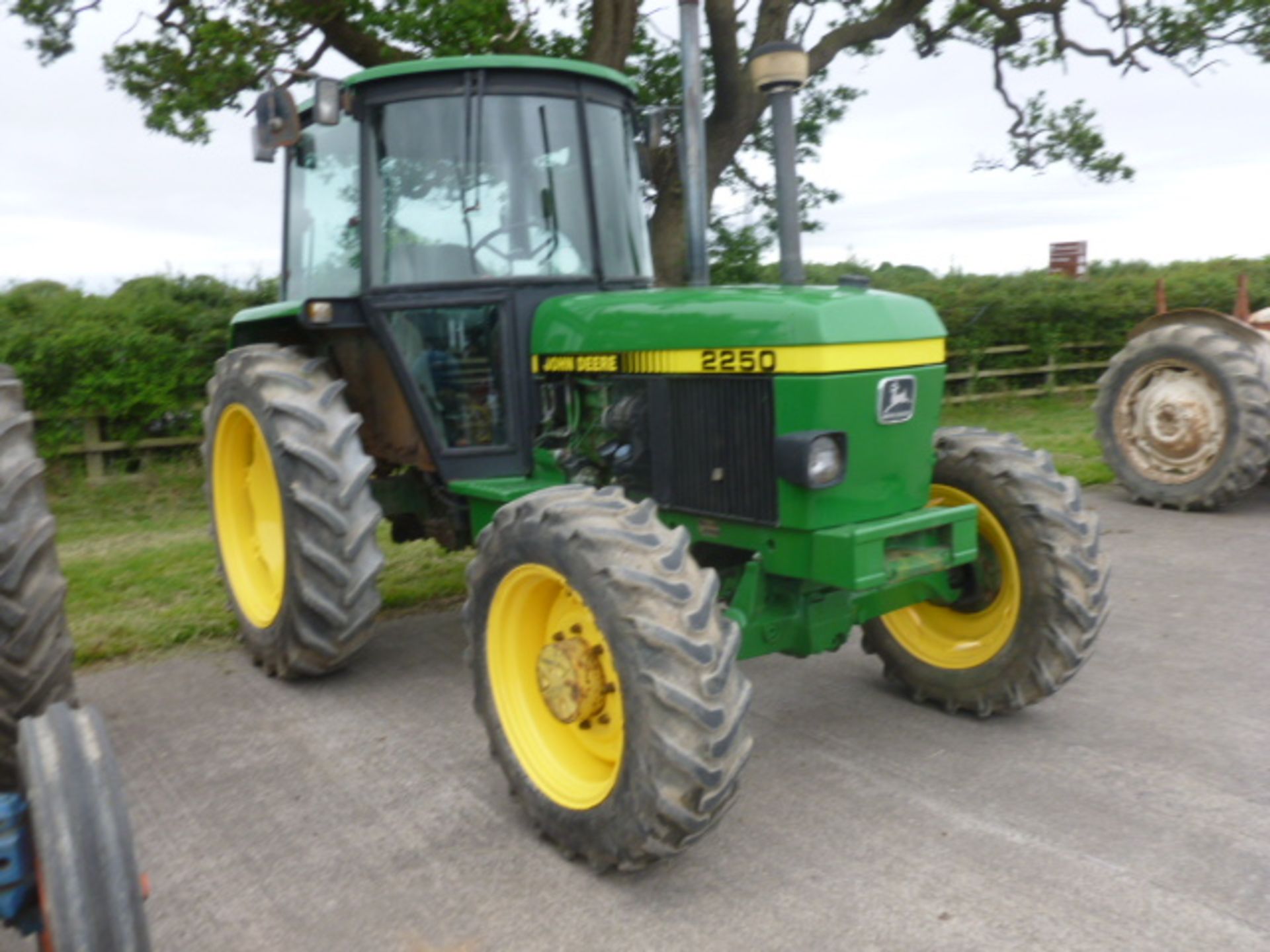 1987 JOHN DEERE 2250 4WD D157 TRC