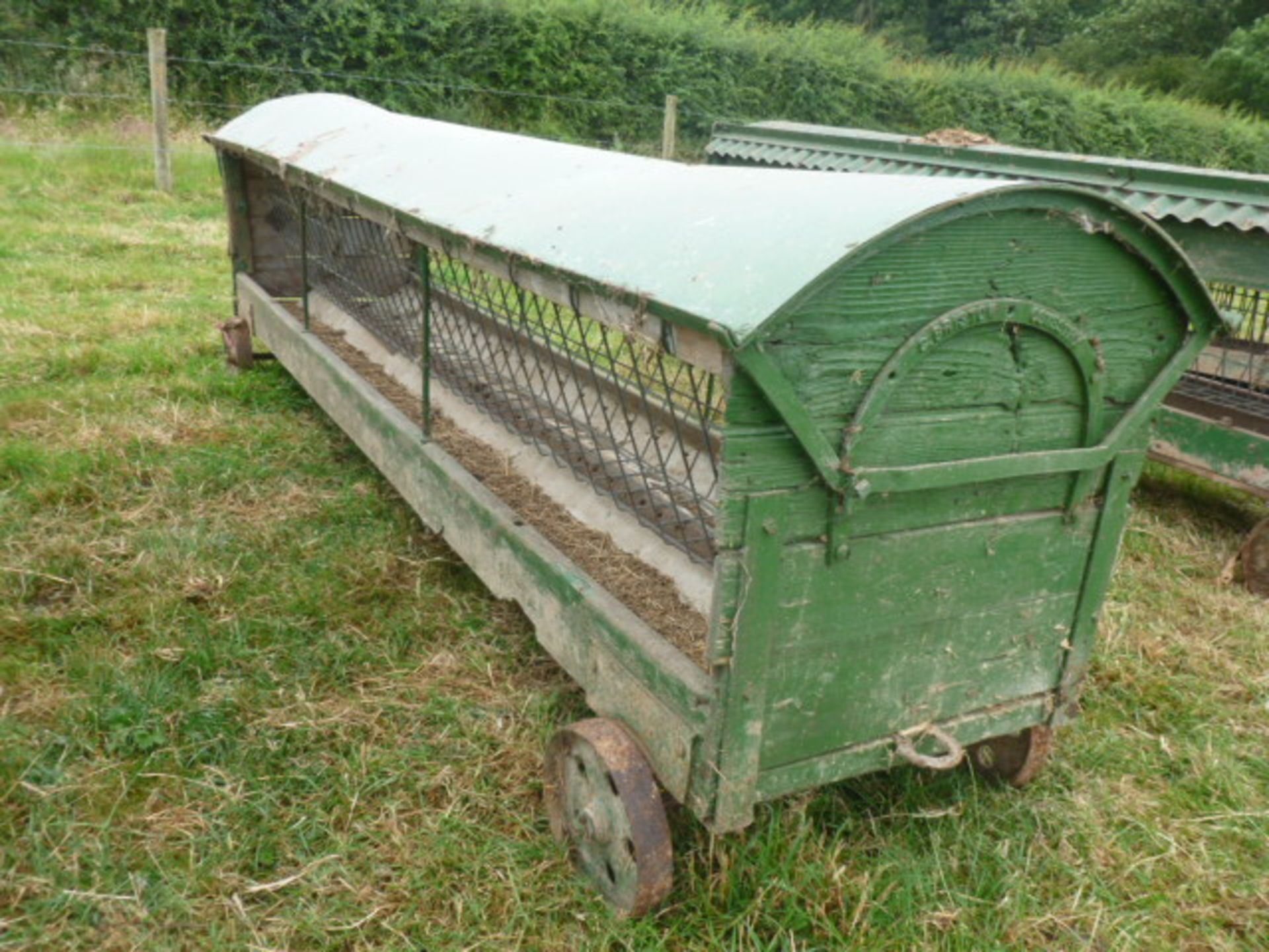 SHEEP FEEDER ON WHEELS