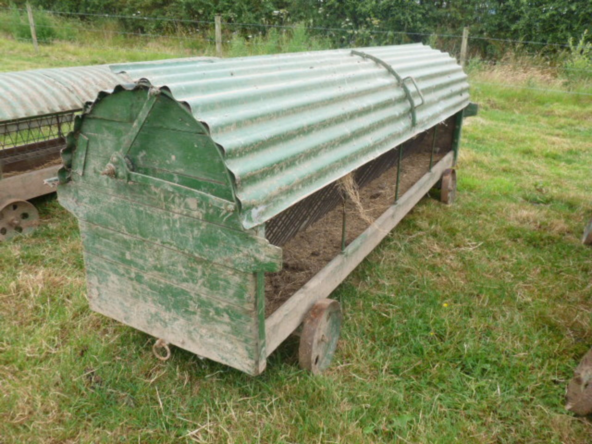 SHEEP FEEDER ON WHEELS