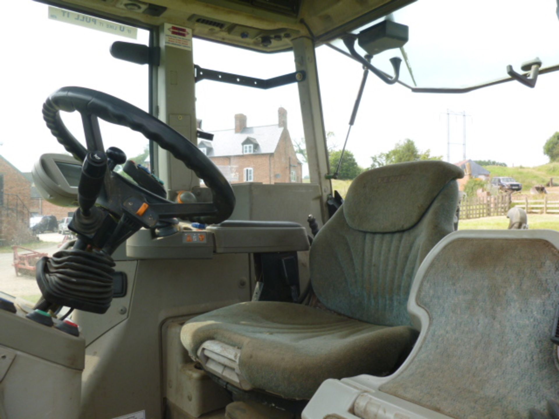 FENDT 718 VARIO TMS TRACTOR (7305)HOURS C/W FRONT WEIGHT 1260KG REG DX08 NHN ONE OWNER FROM NEW - Image 5 of 10