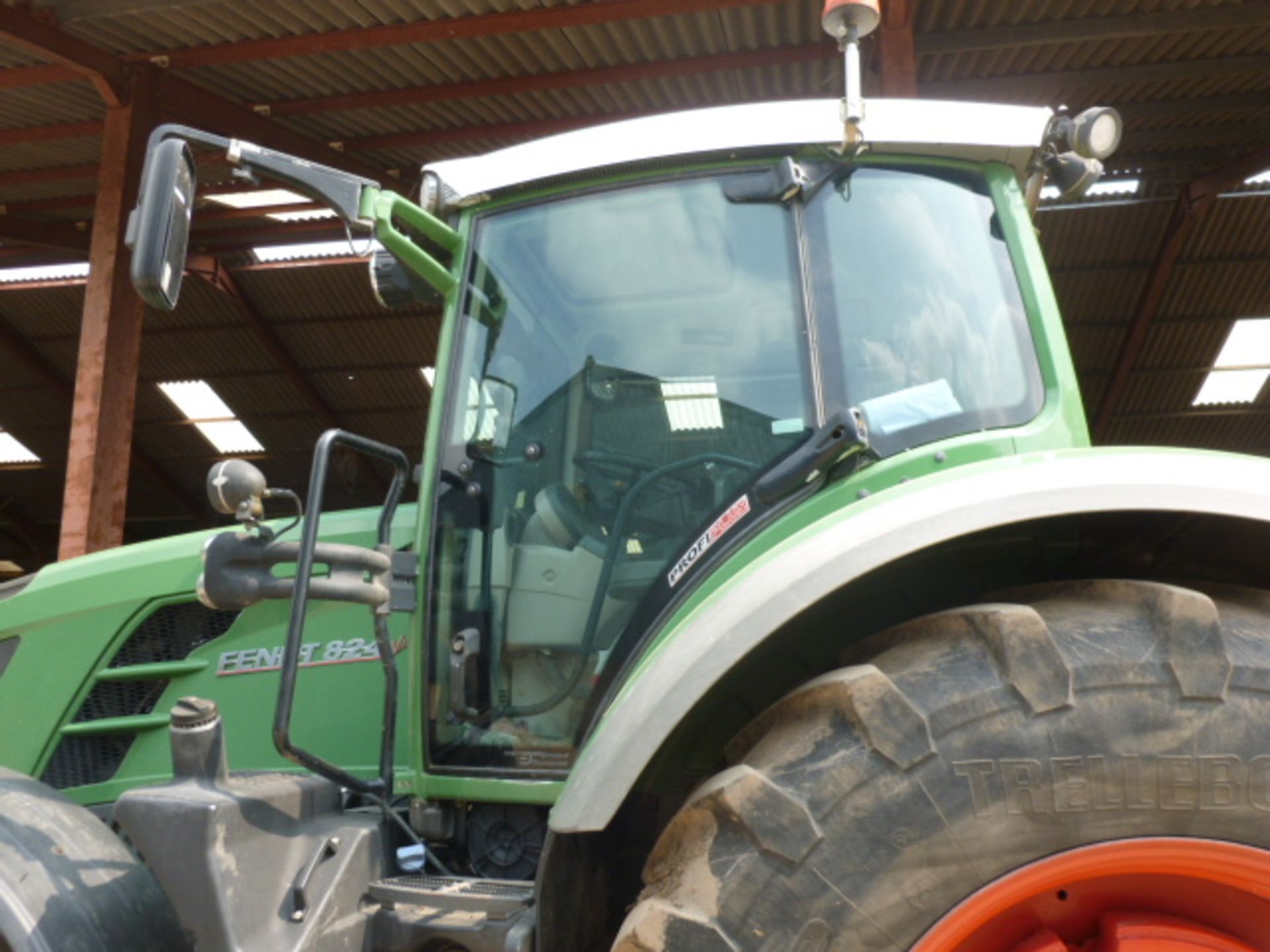 FENDT 824 VARIO TRACTOR C/W FRONT LINKAGE (3700 HOURS ) REG DX12 OWA - Image 7 of 8