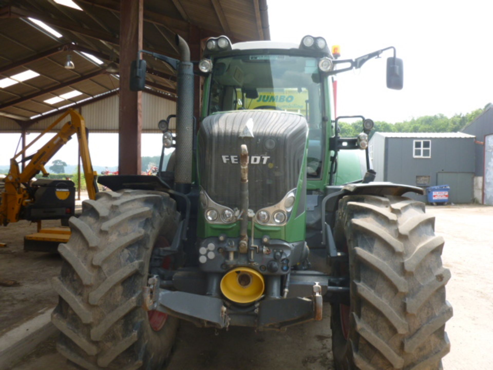 FENDT 824 VARIO TRACTOR C/W FRONT LINKAGE (3700 HOURS ) REG DX12 OWA - Image 2 of 8