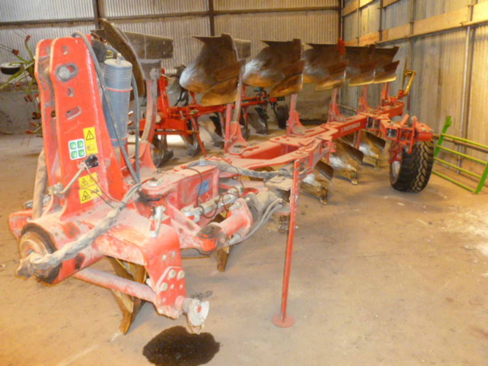 POTTINGER SERVO 455 6 FURROW REVERSIBLE PLOUGH (2008) - Image 4 of 5