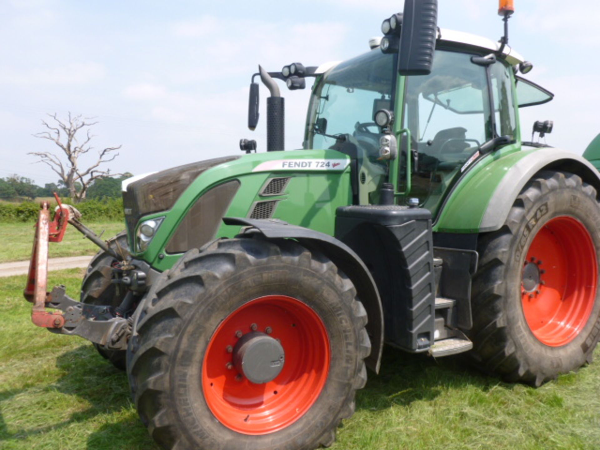 FENDT 724 VARIO TRACTOR C/W FRONT LINKAGE (2000 HOURS) GWA