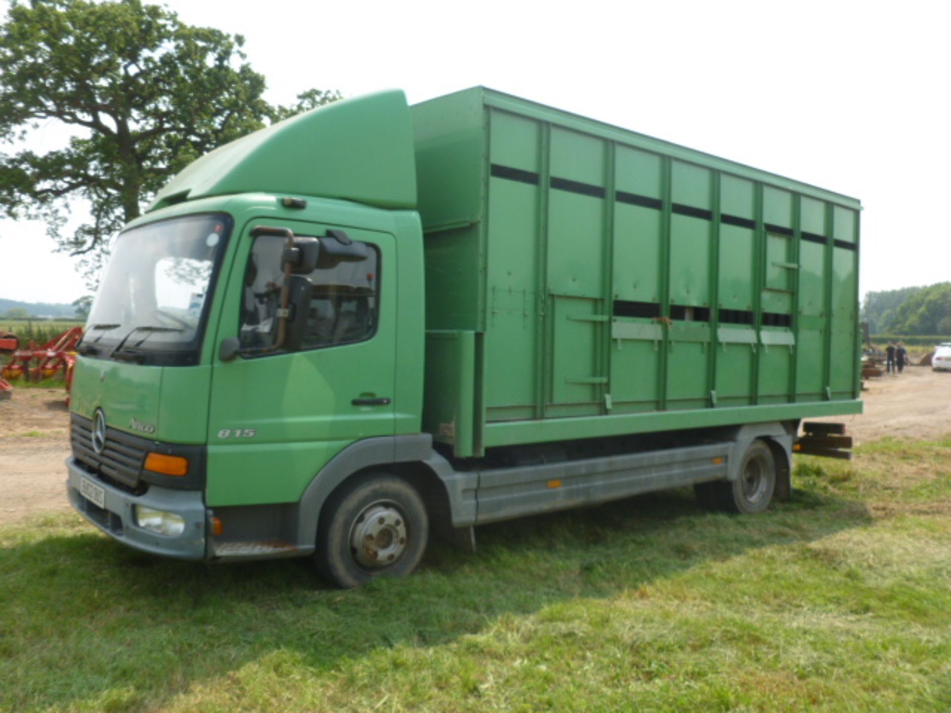 MERCEDES ATEGO 815 STOCK LORRY WITH WILLIAMS 18FT LIVESTOCK CONTAINER WITH DIVIDING GATES REG BU02