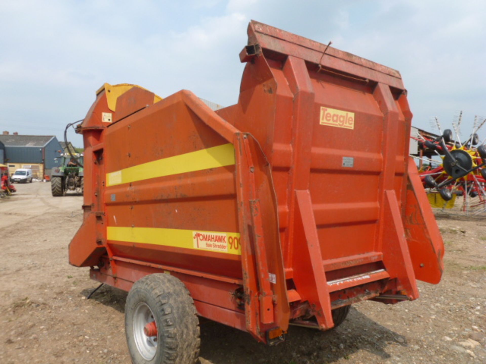 TEAGLE TOMAHAWK STRAW SPREADER