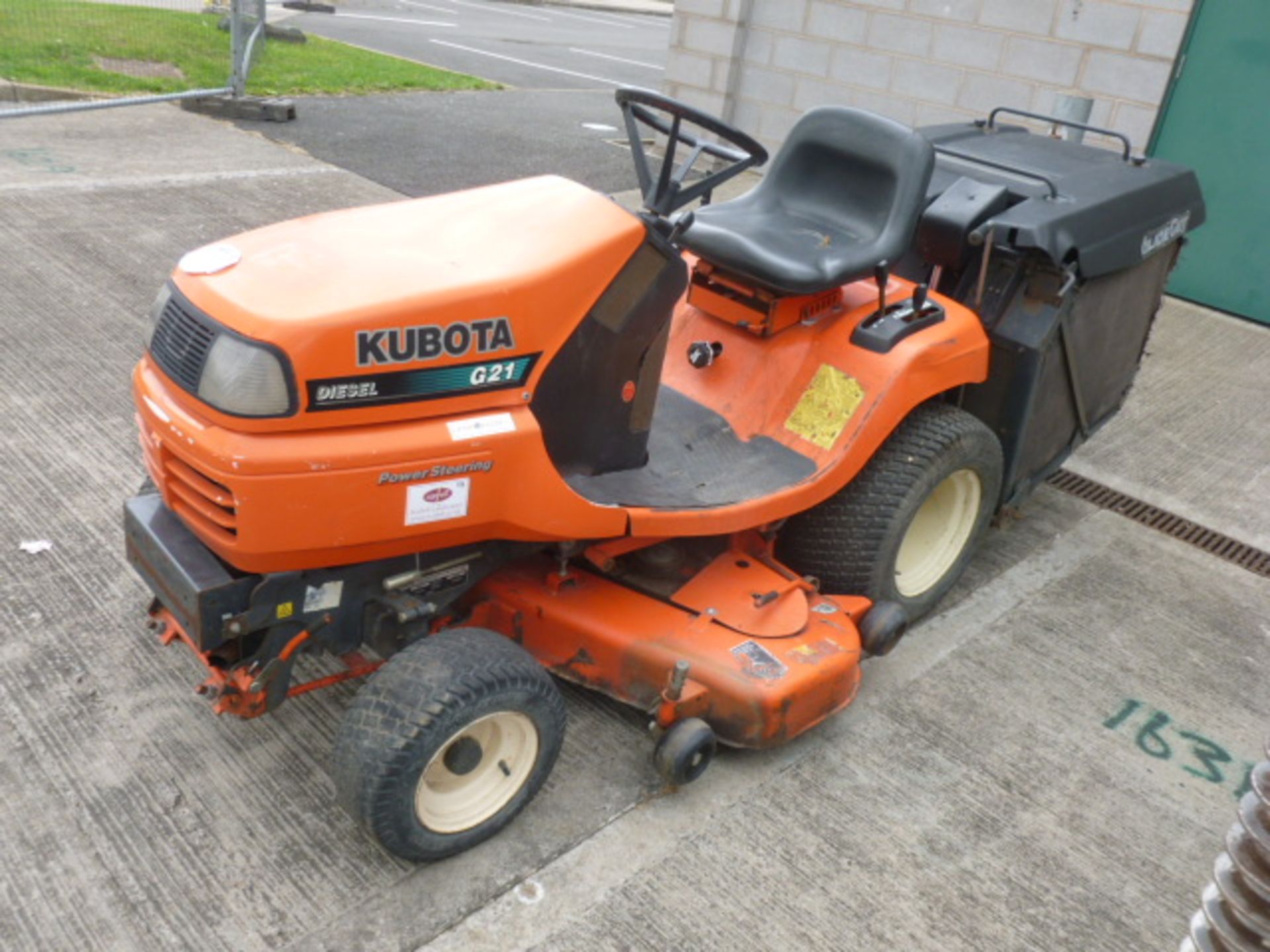 KUBOTA DIESEL G21 MOWER