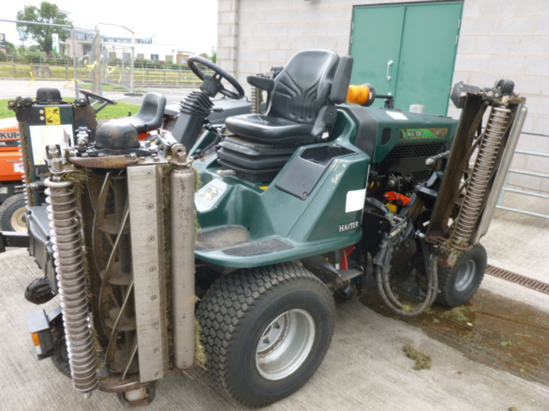 HAYTER T424 5 GANG MOWER C/W V5