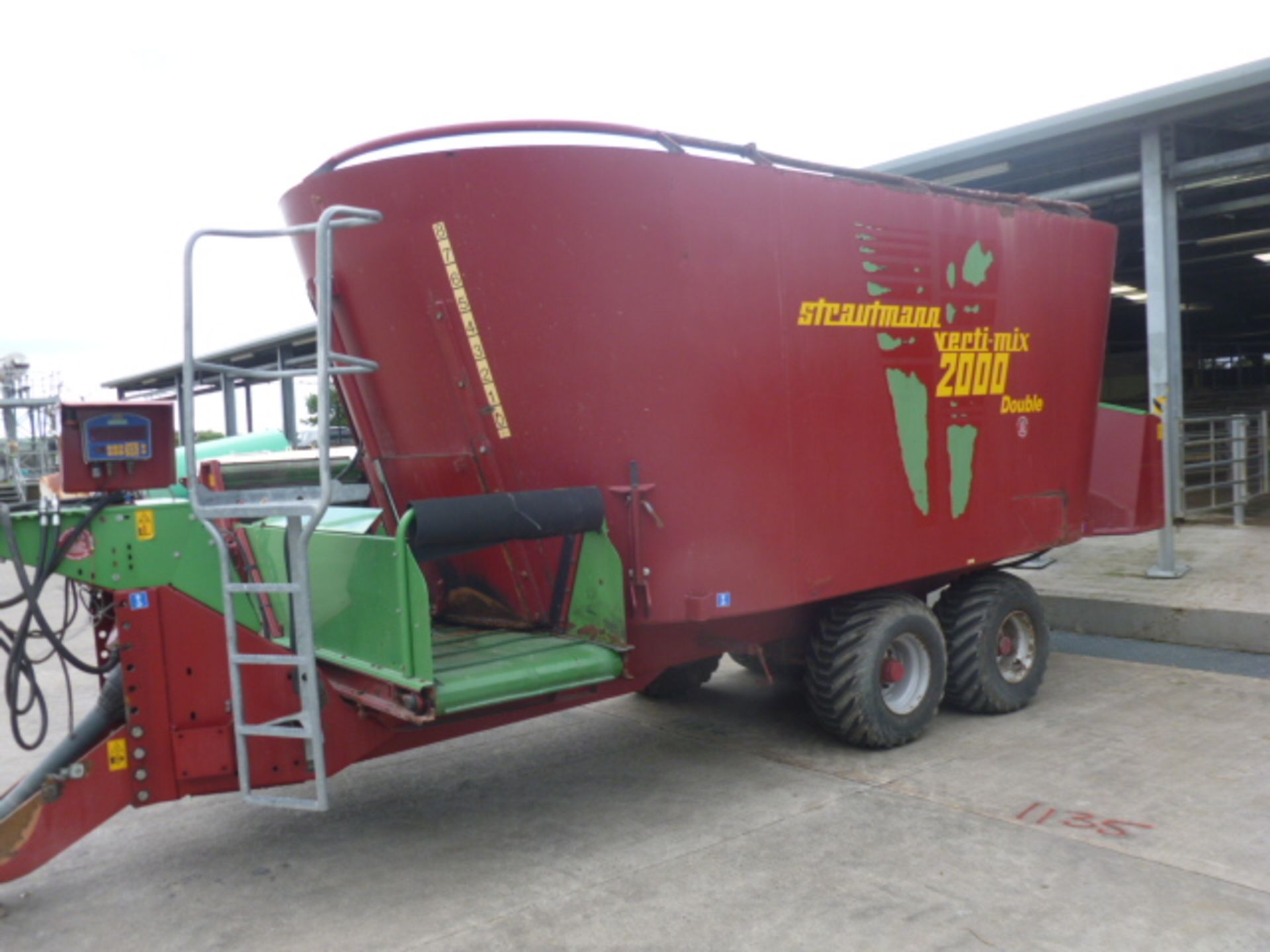STRAUTMANN DIET FEEDER VM2000, DOUBLE HYDRAULIC AND ELEC CONTROLS WEIGH CELLS, LH & KM FRONT - Image 2 of 2