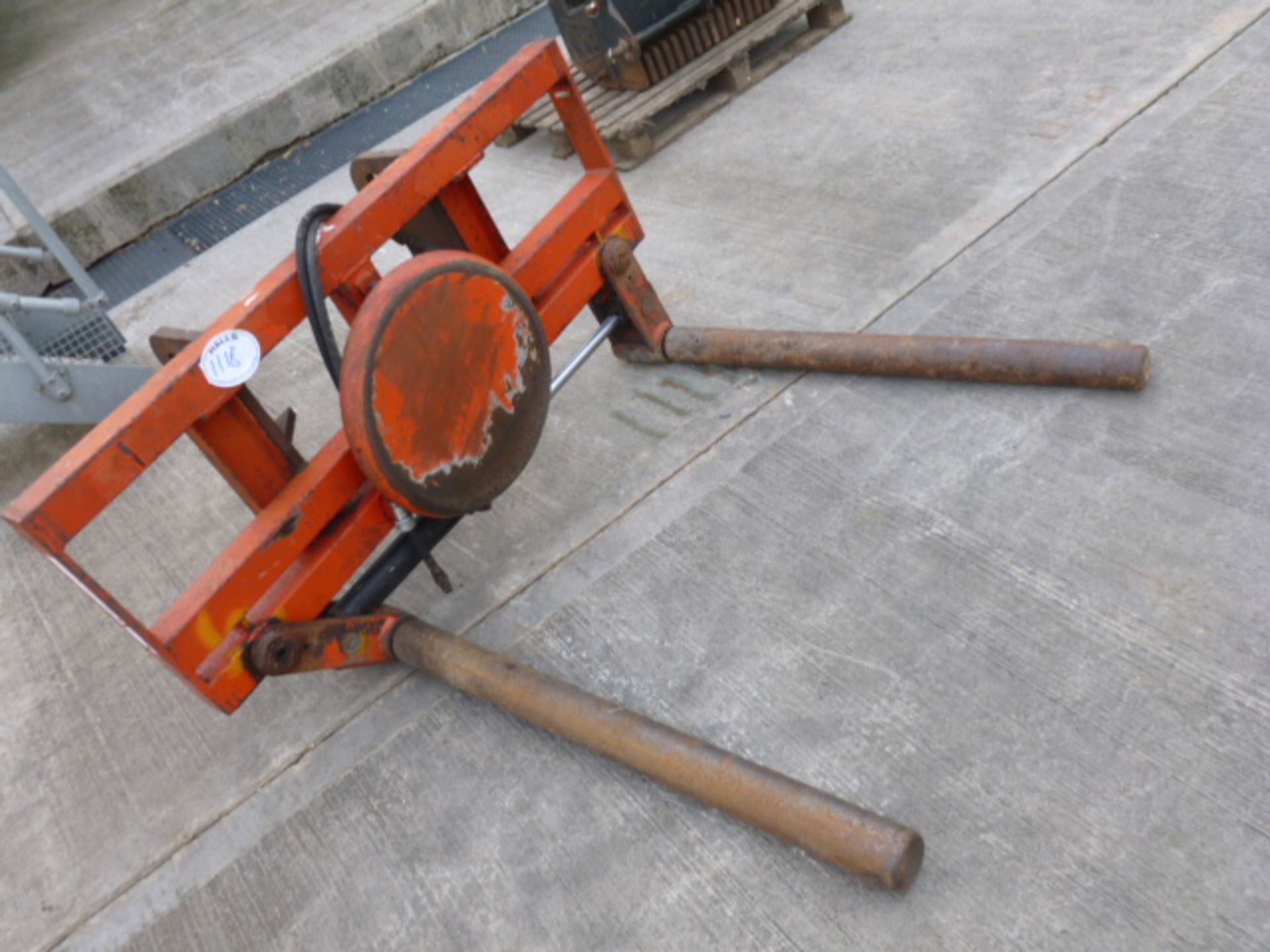 BROWNS ROUND BALE SQUEEZER