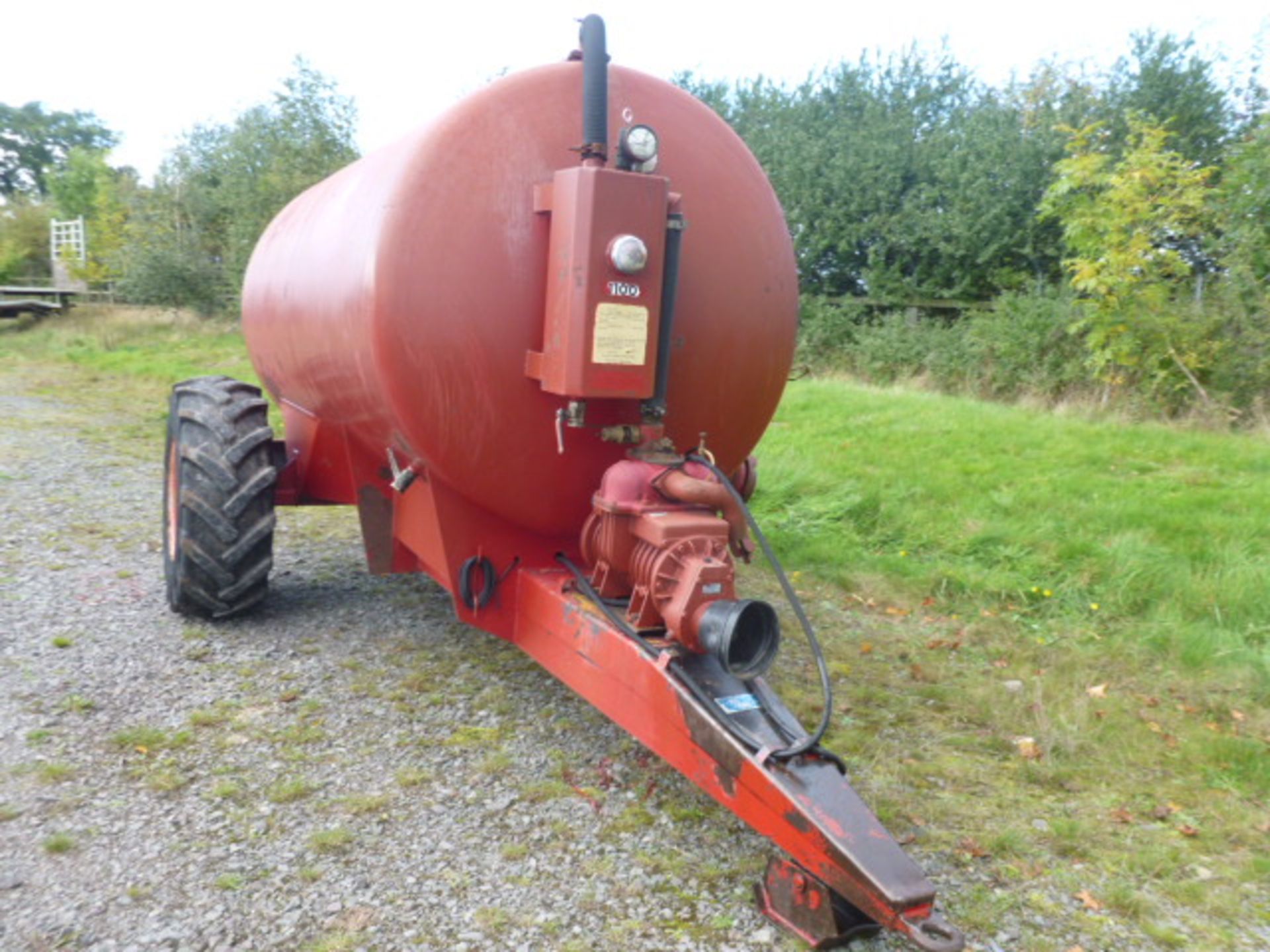 MARSHALL 1100 GALLON SLURRY TANKER