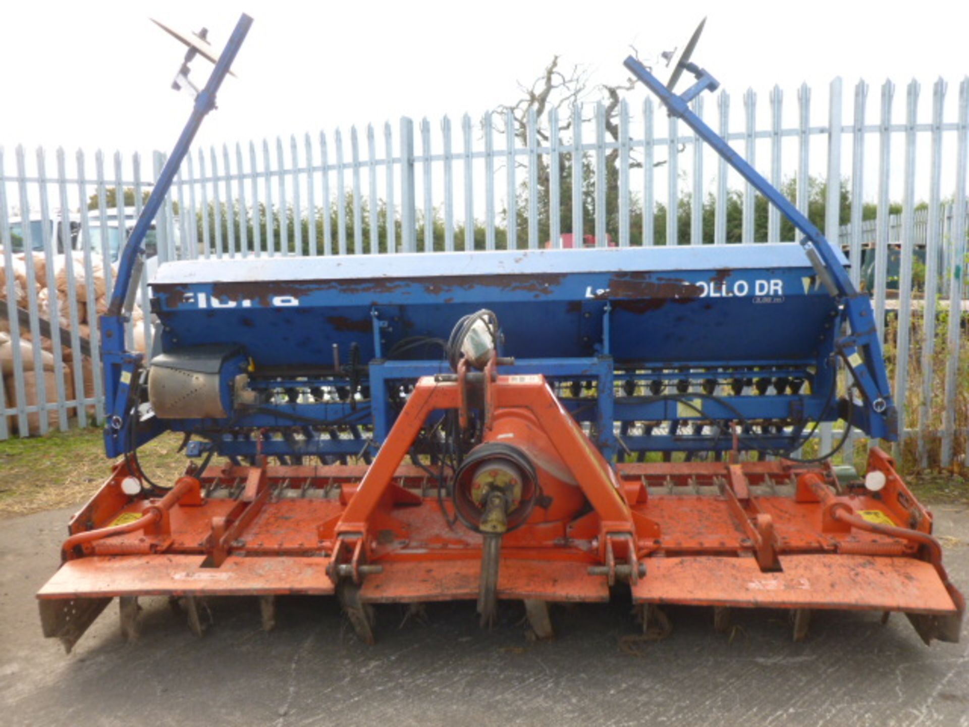 TEAGLE FERTILISER SPINNER - Image 2 of 2