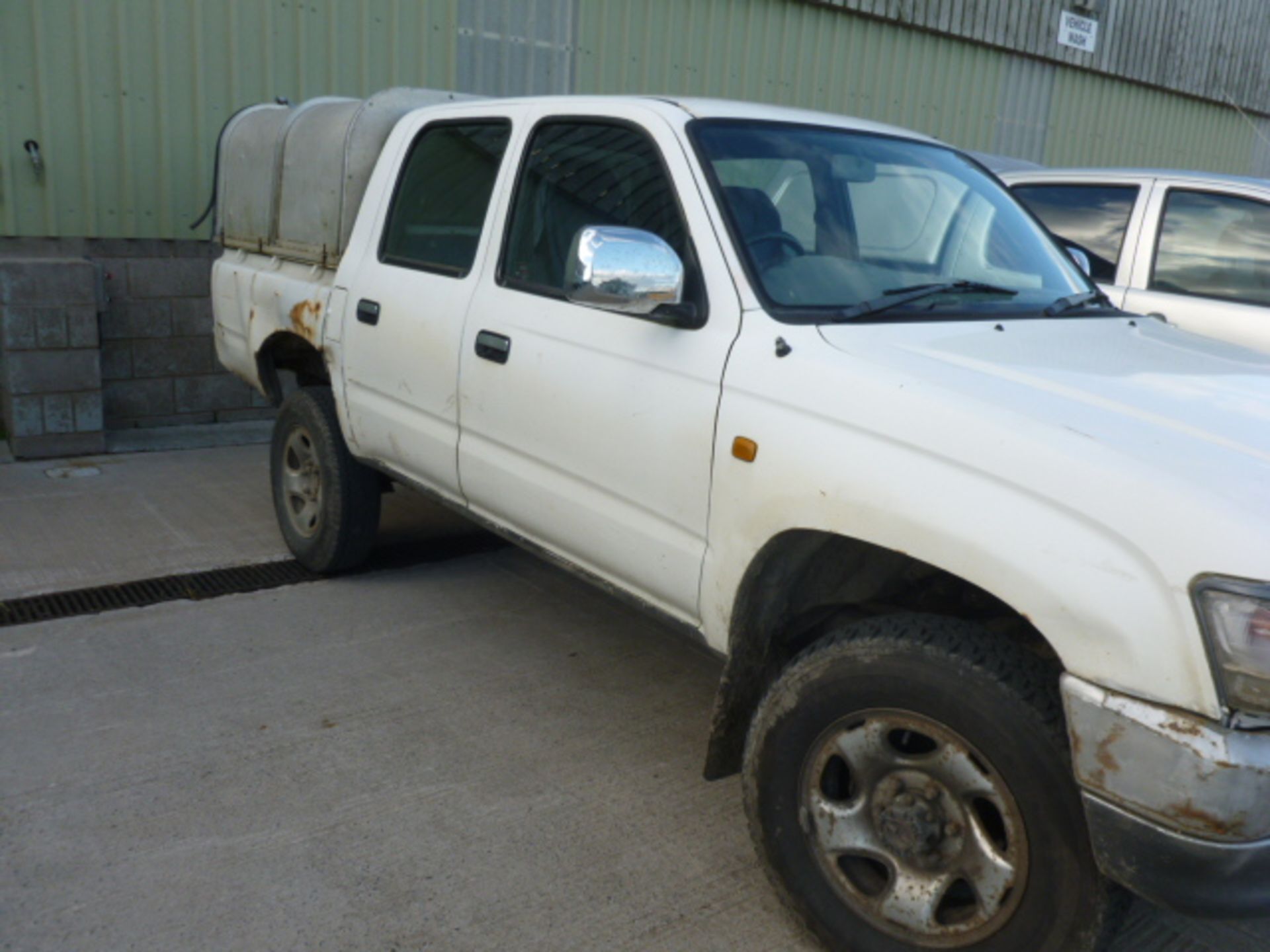 TOYOTA HILUX 4X4 D4D DOUBLE CAB PICKUP FE51GGP 171,000MILES MOT 5.12..17 - Image 2 of 2