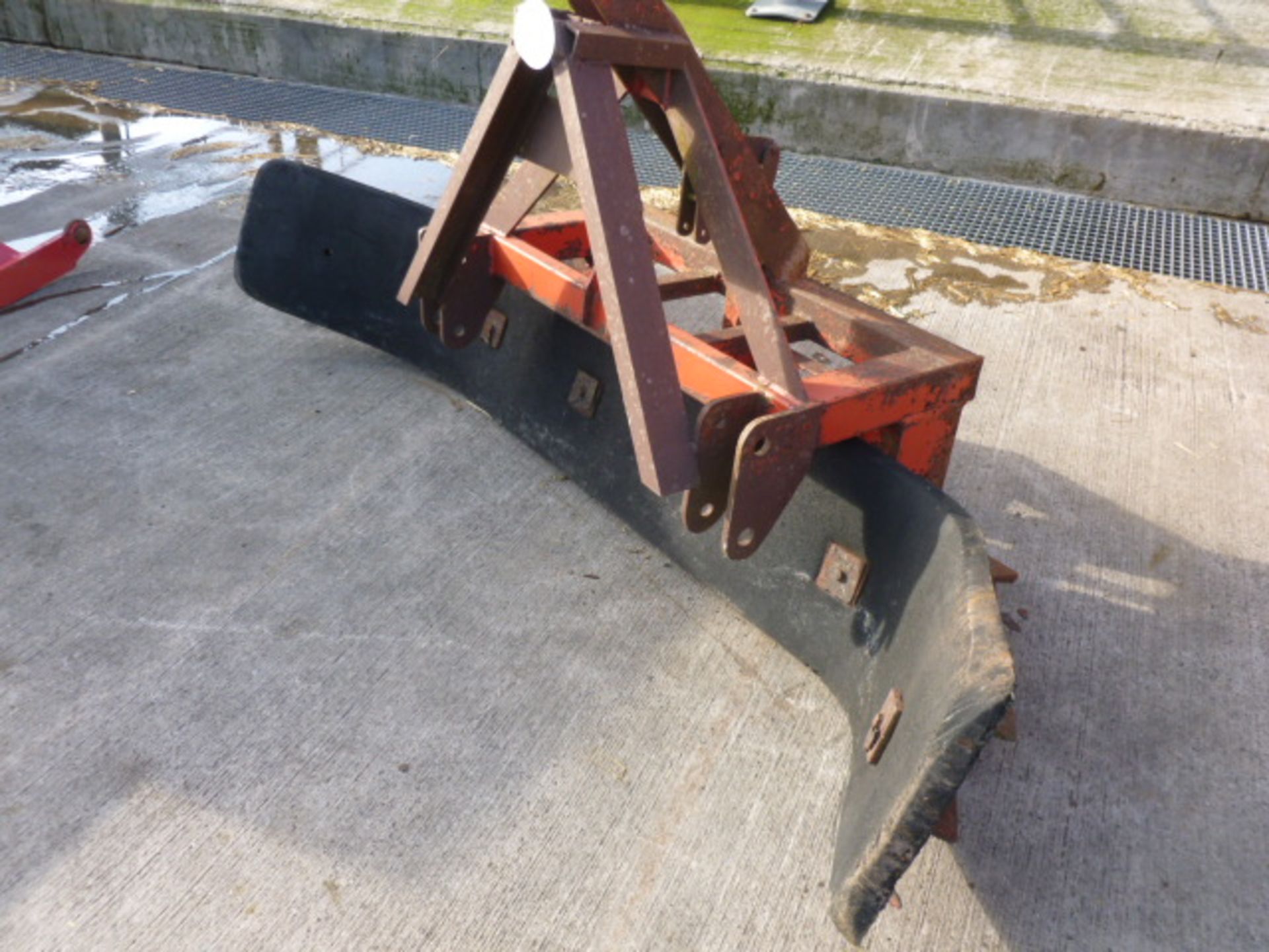 YARD SCRAPER